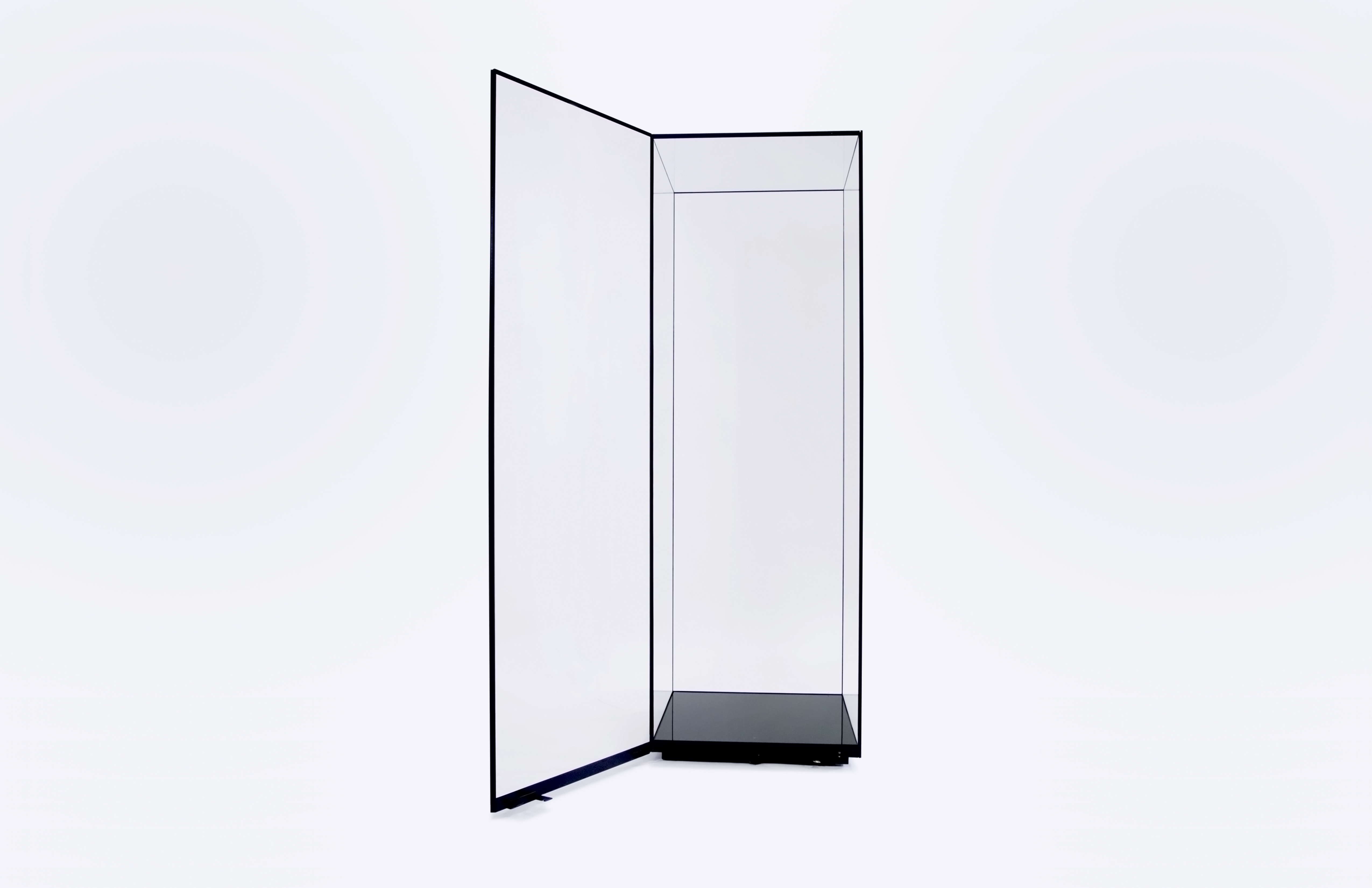 Frameless Display Cases - Good Design