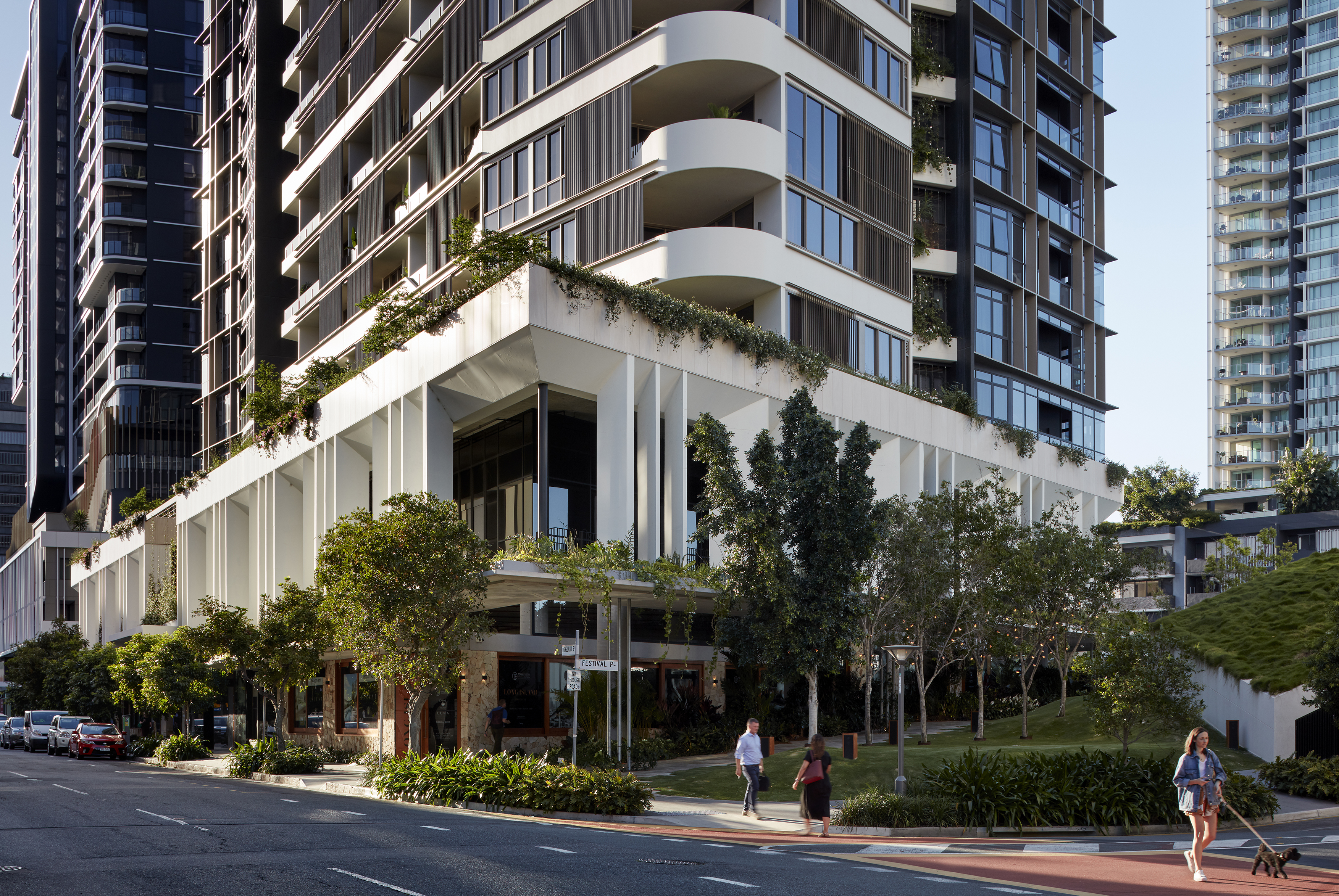 Ligent Building Lucent - Good Design