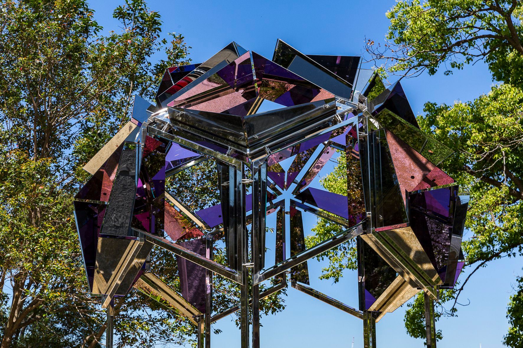 A Rotunda for ' Reflective Encounters ' - Good Design